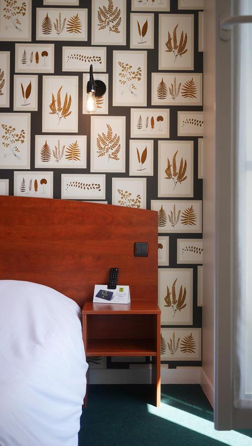 Logis Saint Louis Hotel La Suze-sur-Sarthe Exterior foto