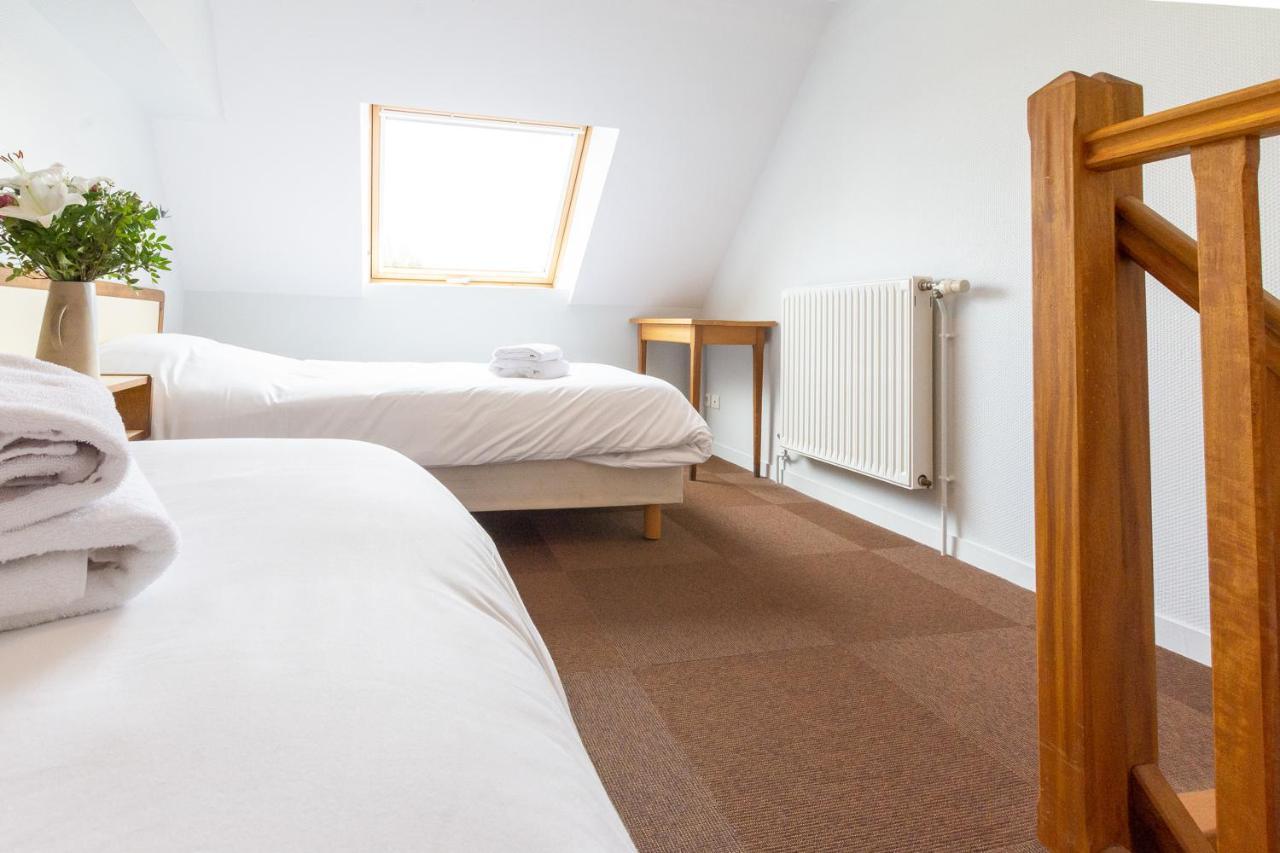 Logis Saint Louis Hotel La Suze-sur-Sarthe Exterior foto