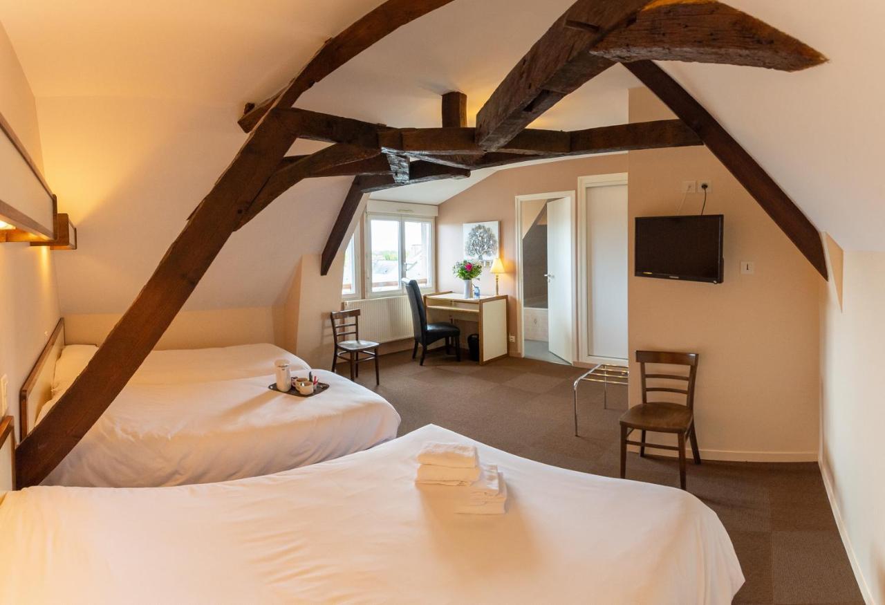 Logis Saint Louis Hotel La Suze-sur-Sarthe Exterior foto