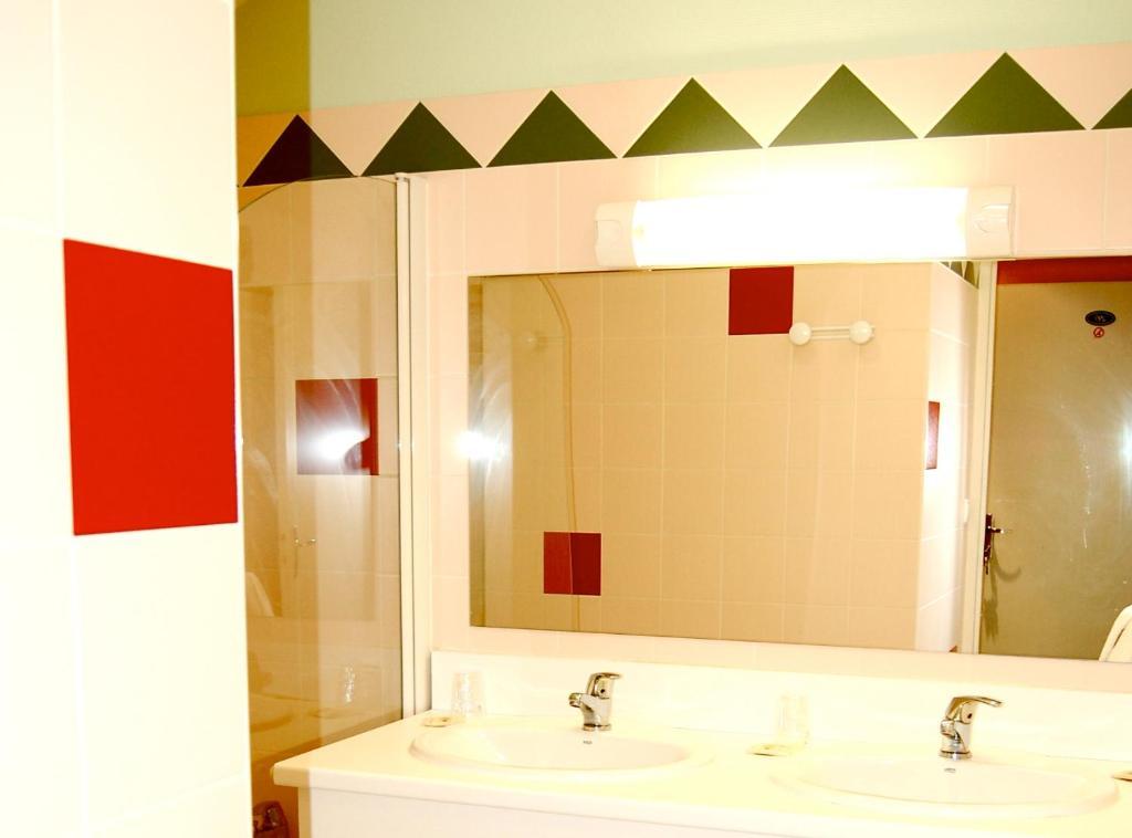 Logis Saint Louis Hotel La Suze-sur-Sarthe Quarto foto